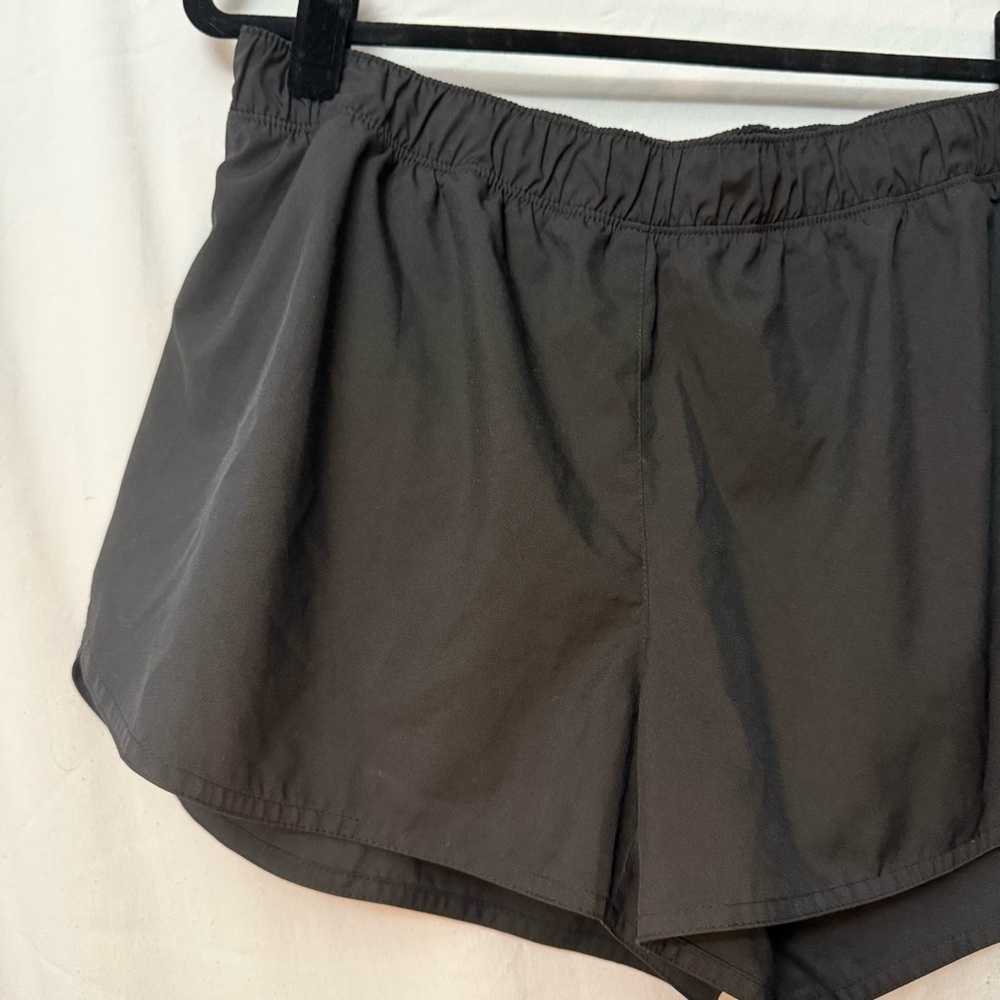 Old Navy Quick Dry Shorts - Picture 5 of 10